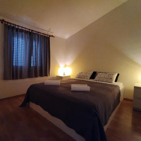 Ervin Cosy Two Bedroom Apartment Center Novalja Exterior photo