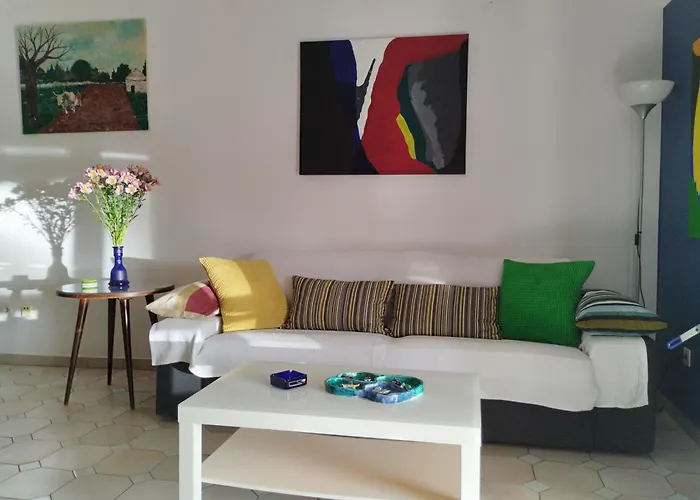 Ervin Cosy Two Bedroom Apartment Center