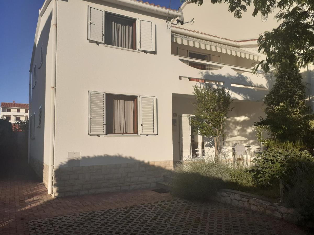 Ervin Cosy Two Bedroom Center * Novalja