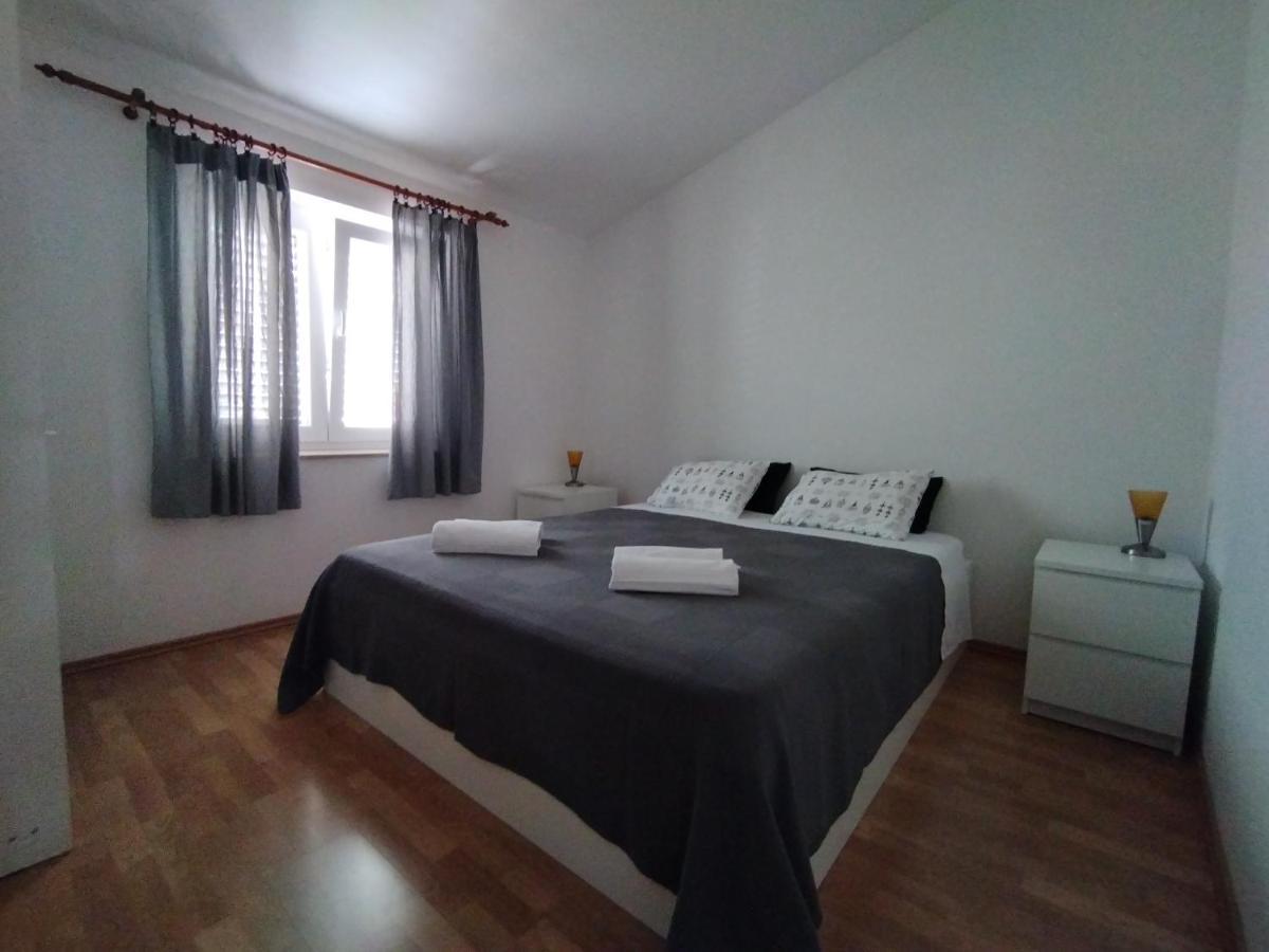 Ervin Cosy Two Bedroom Center